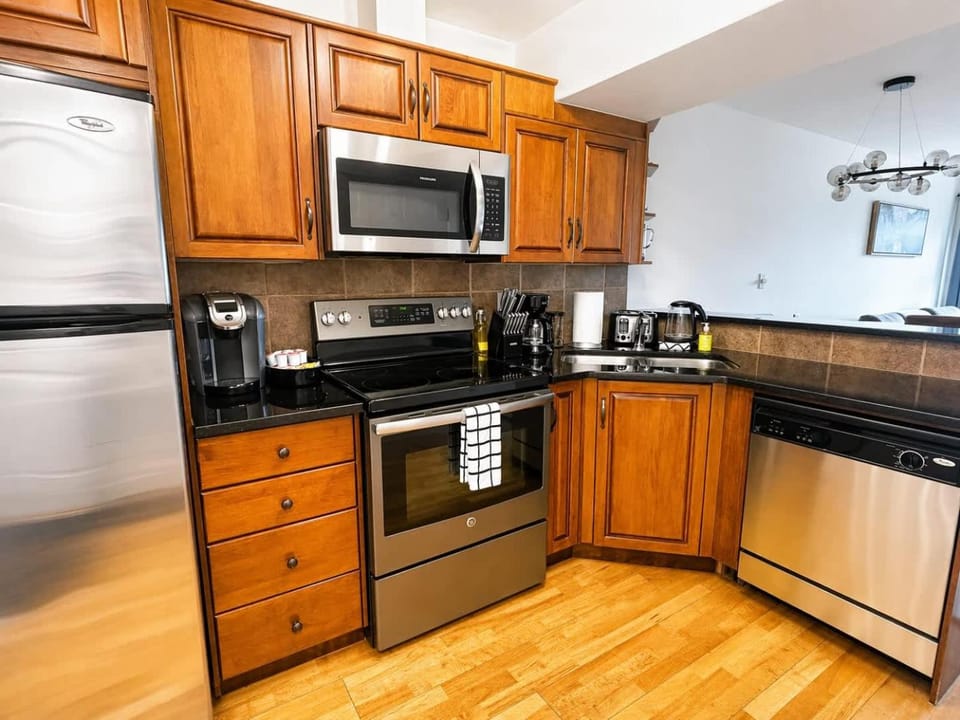 Coffee/tea facilities, Kitchen or kitchenette, dishwasher, oven, pet friendly, stove, toaster