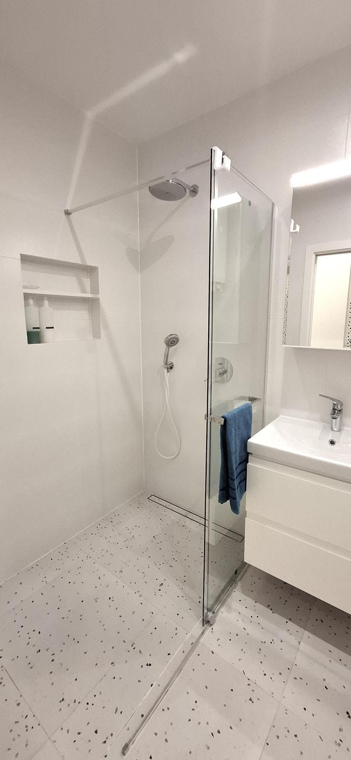 Shower, Bathroom
