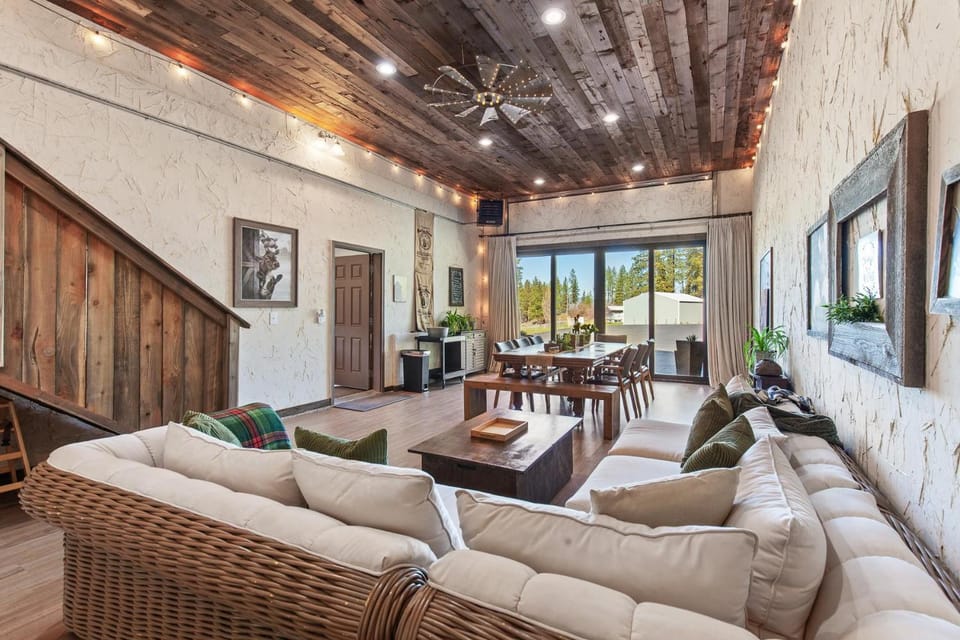 The Highland Barn in CDA, ID House in Kootenai County