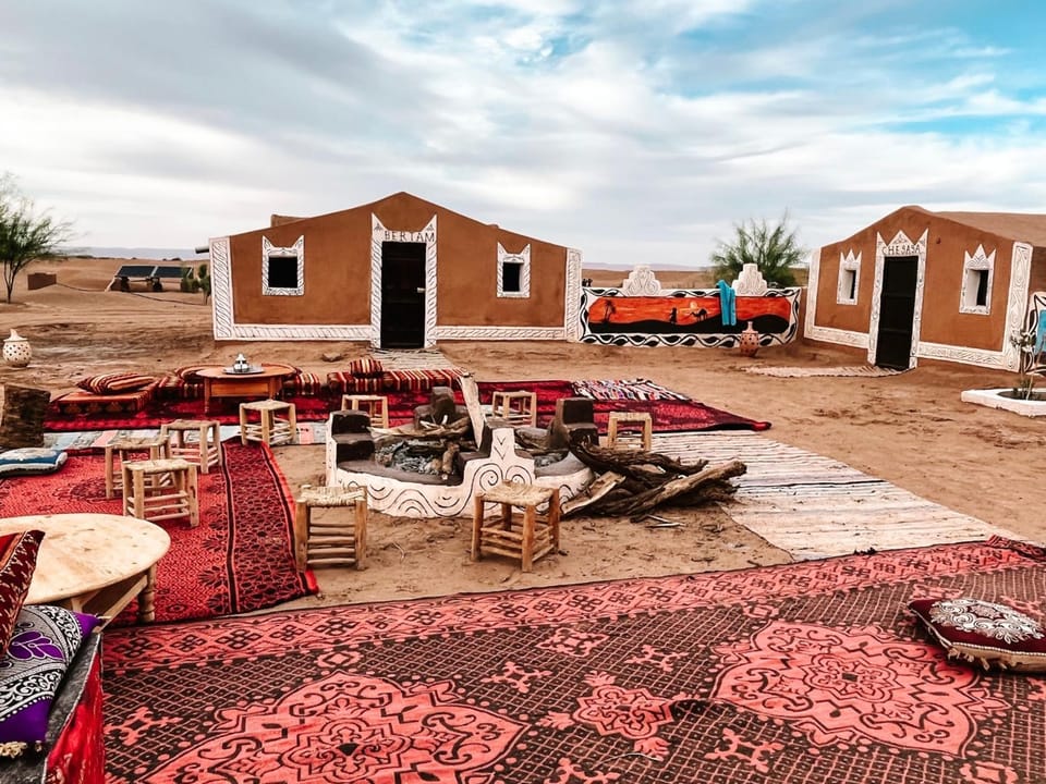 Property building, Natural landscape, Seating area, Evening entertainment