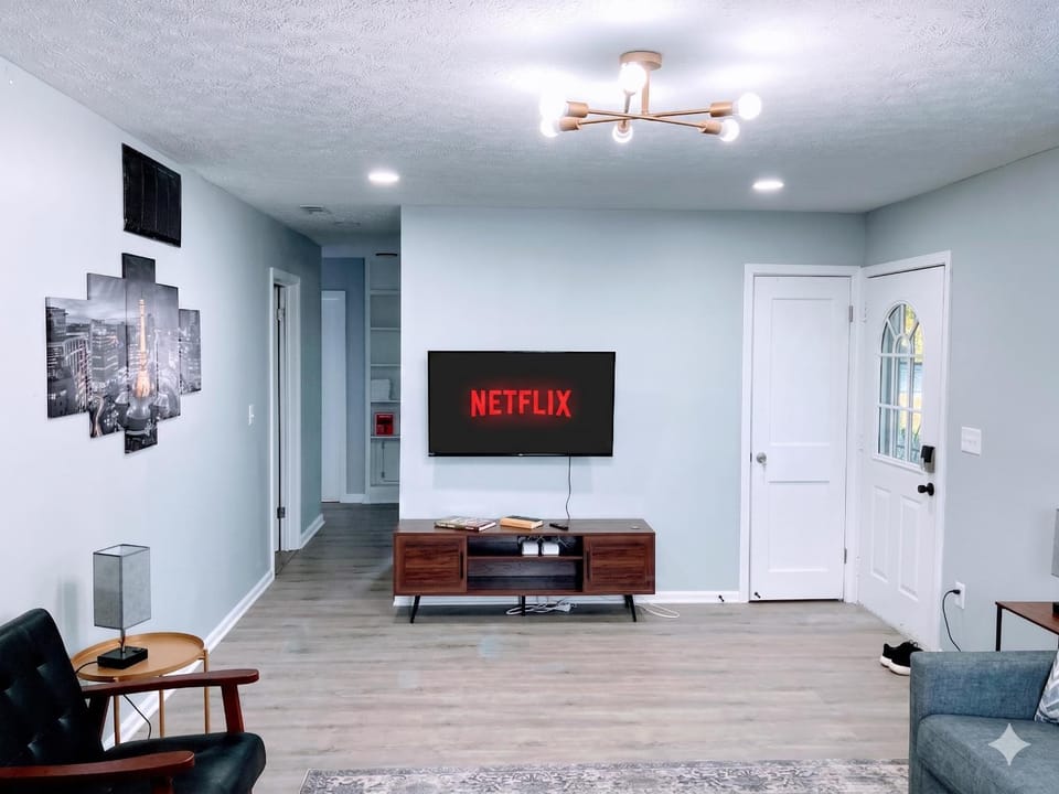 TV and multimedia, Living room, Photo of the whole room, Seating area