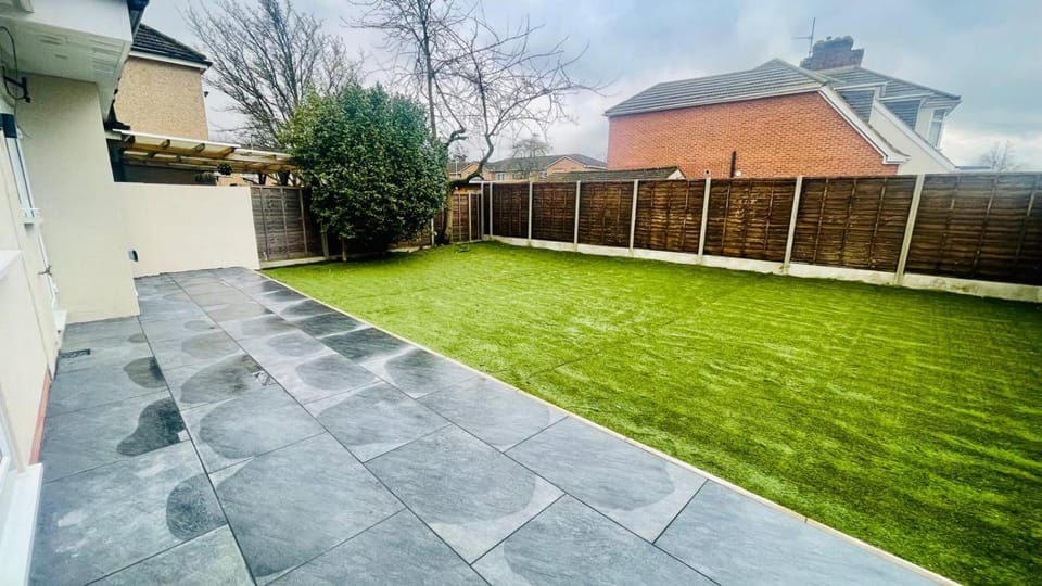 Hayes-Heathrow - Modern Single En-Suite Bedroom in Shared House Vacation rental in Hayes