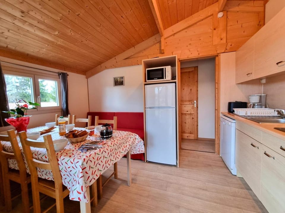Chalet nature, animaux OK - 6 pers. - FR-1-496-390 House in Auvergne-Rhône-Alpes