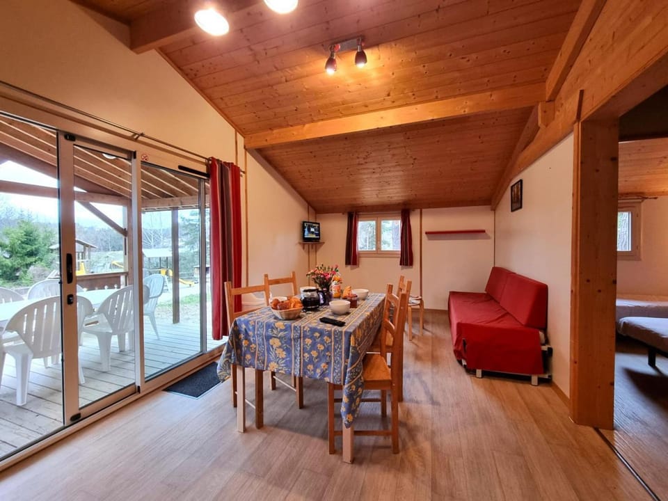 Chalet nature, animaux OK - 4 pers. - FR-1-496-393 House in Auvergne-Rhône-Alpes