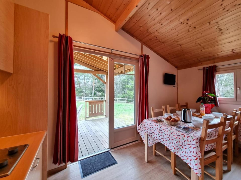 Chalet en pleine nature, animaux OK - 6 pers. - FR-1-496-396 House in Auvergne-Rhône-Alpes