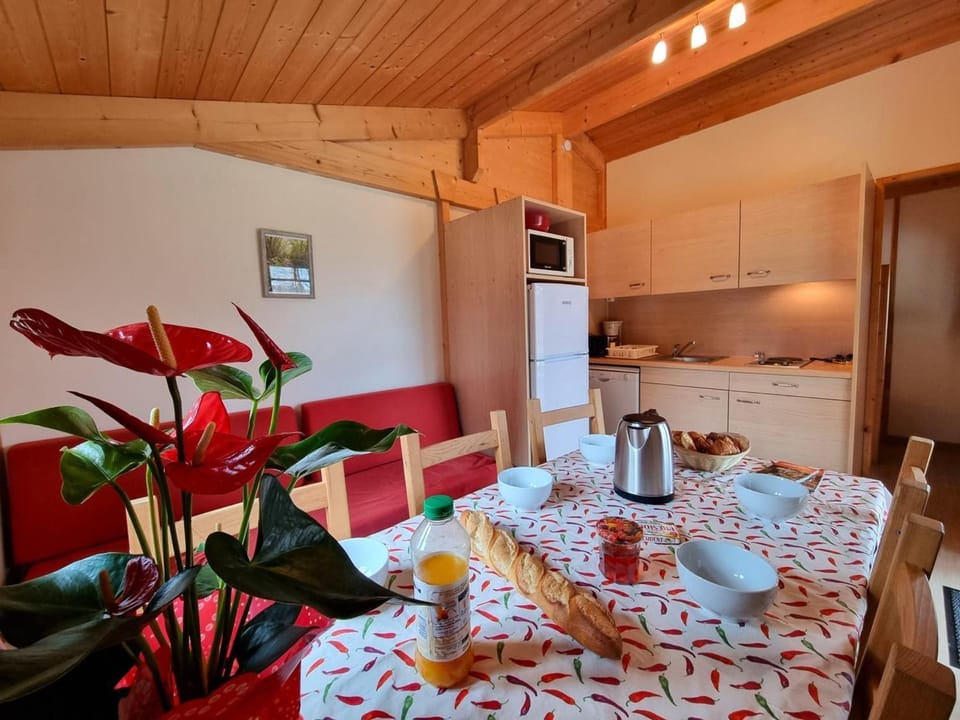 Chalet en pleine nature, animaux OK - 6 pers. - FR-1-496-396 House in Auvergne-Rhône-Alpes