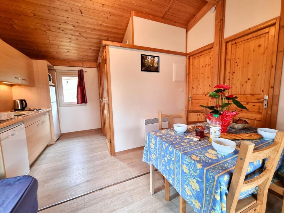 Chalet avec animaux admis, nature préservée - 4 pers. - FR-1-496-402 House in Auvergne-Rhône-Alpes