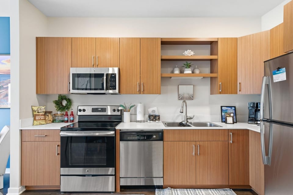 Happy Tails at Trailside - Pet-Friendly 1BR near TART Trail Apartment in Traverse City