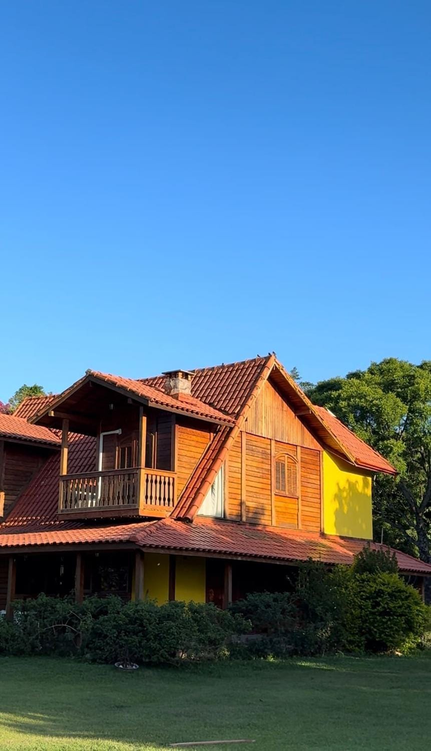 Chalé Exclusivo com Lareira e Vista do Pôr do Sol Chalet in State of São Paulo