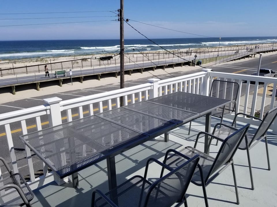 Restaurant/places to eat, Balcony/Terrace, Swimming pool, Breakfast