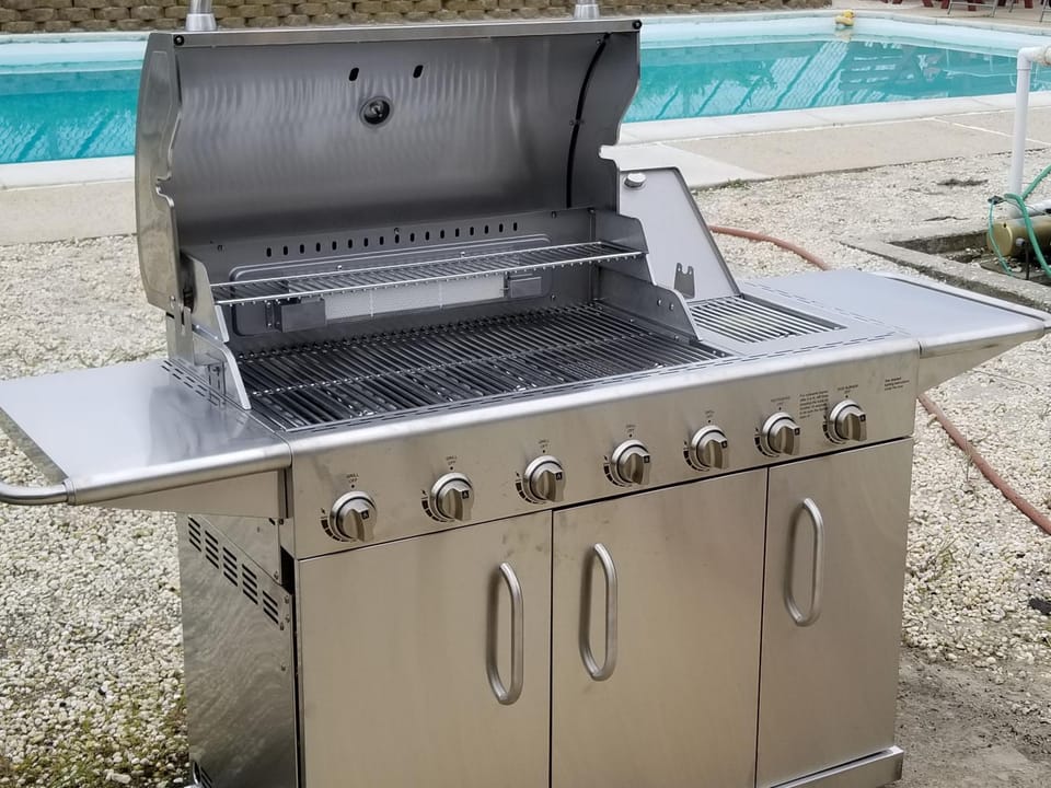 BBQ facilities, Swimming pool
