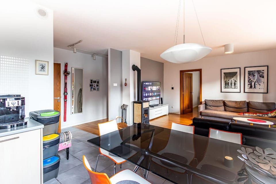 TV and multimedia, Living room, fireplace