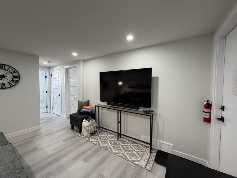 Modern One Bedroom Suite in Calgary Apartment in Calgary