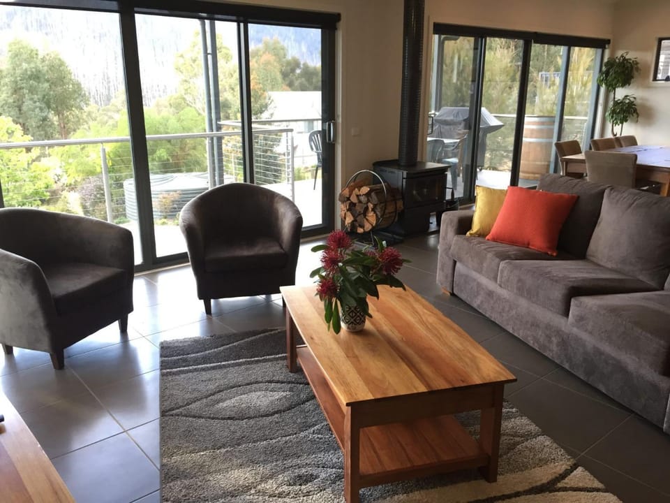 Kings View- Breathtaking mountain views House in Marysville