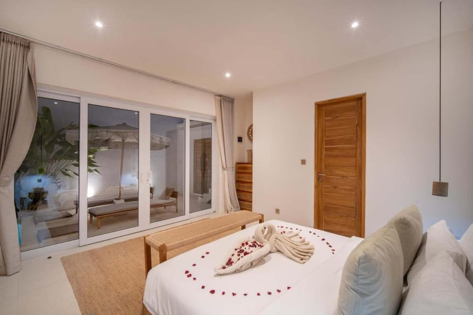 Paya Villa 2BR Tropical Pool & Rooftop in Pecatu Villa in Bali