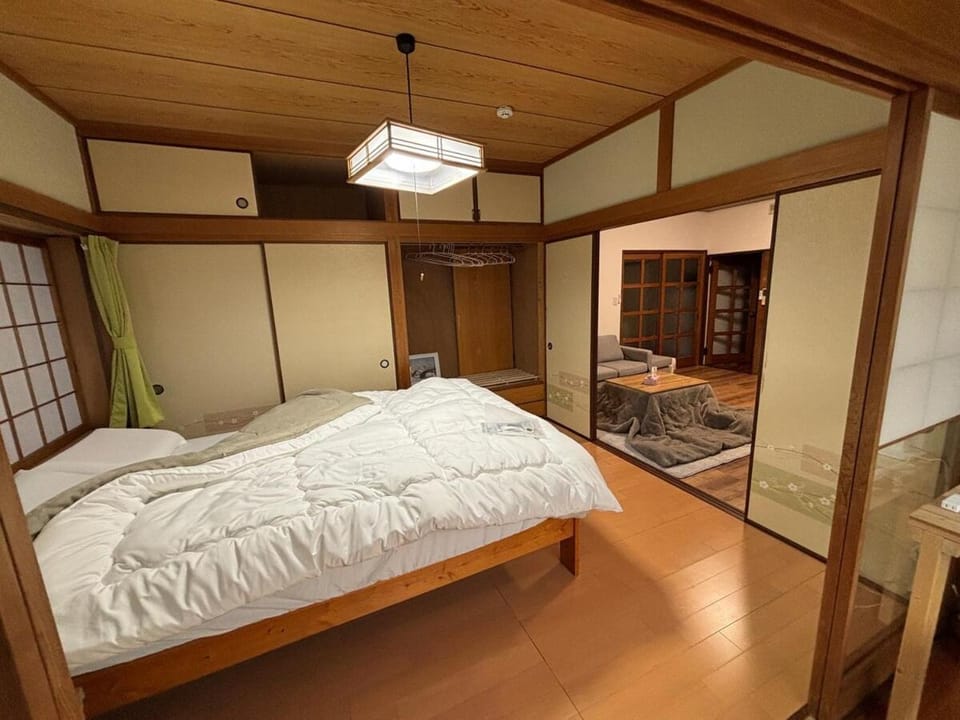 Spacious Private House in Iwakuni,Entire Home, Ideal for Families & Groups,山口県岩国市のまるまる貸切の一軒家 Apartment in Hiroshima Prefecture