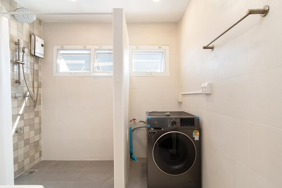 Bathroom, washing machine