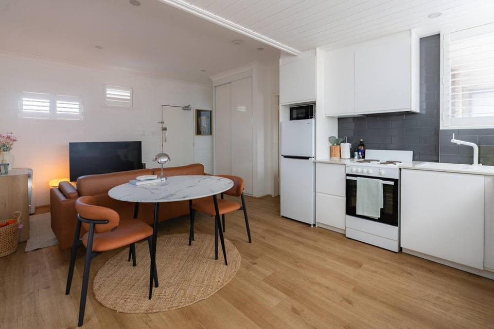 Bondi Beach Studio | 3rd Floor | Superhost Apartment in Sydney