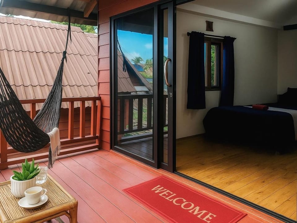 Happy Elephant Bungalows Hotel in Sihanoukville
