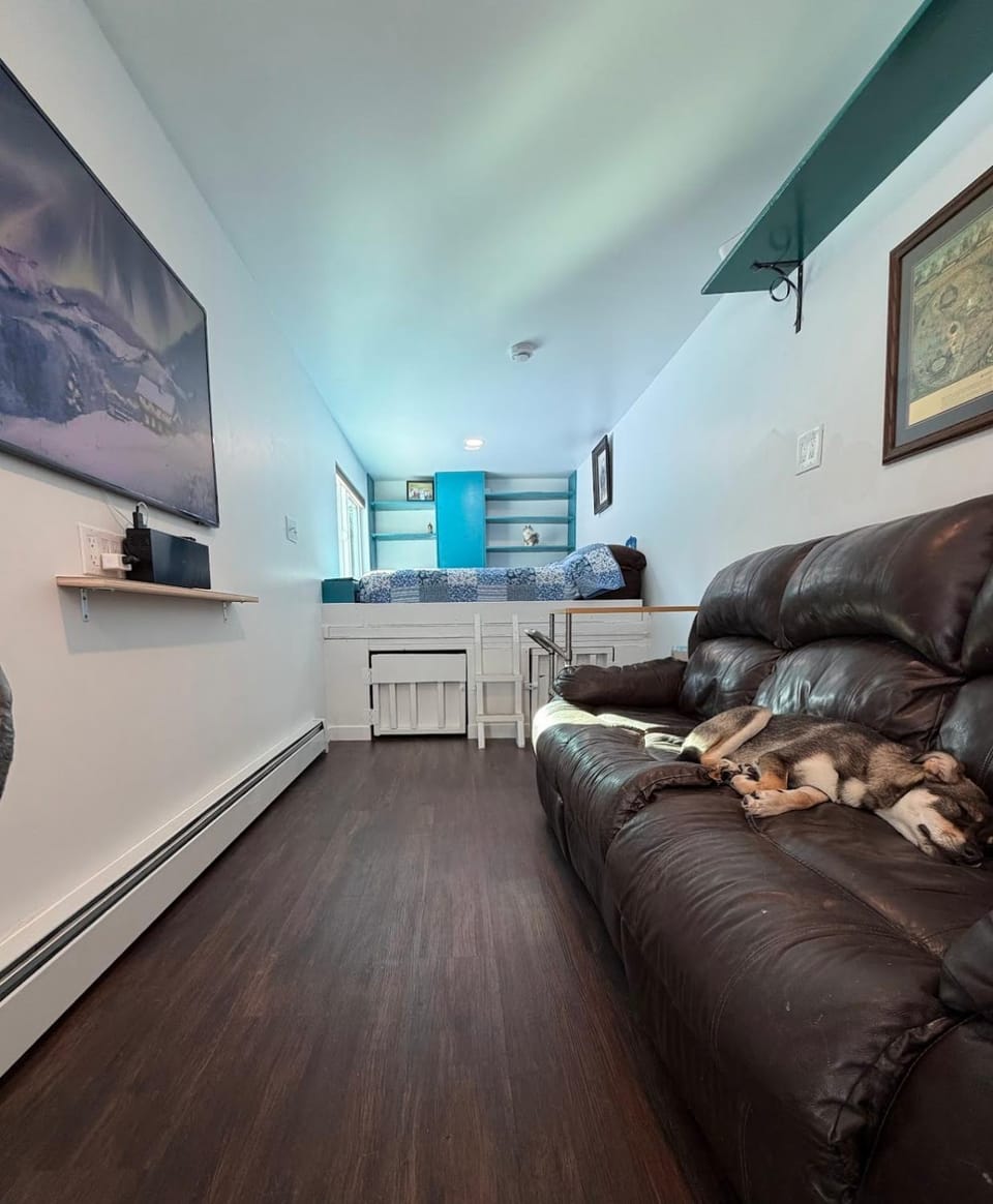 Cozy Container House in Sterling