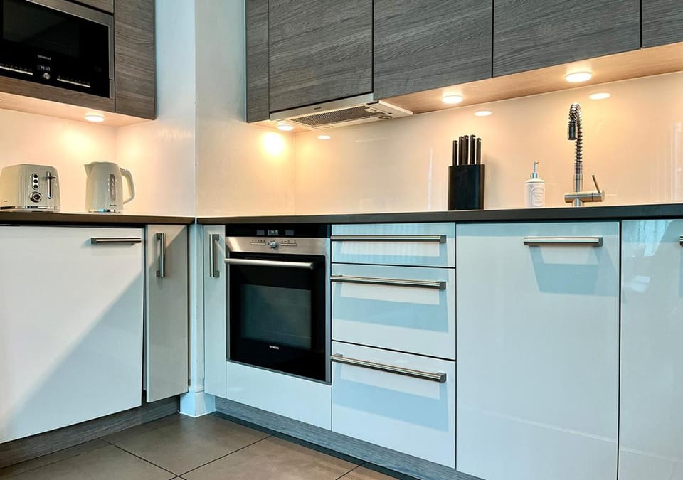 Kitchen or kitchenette, kitchen