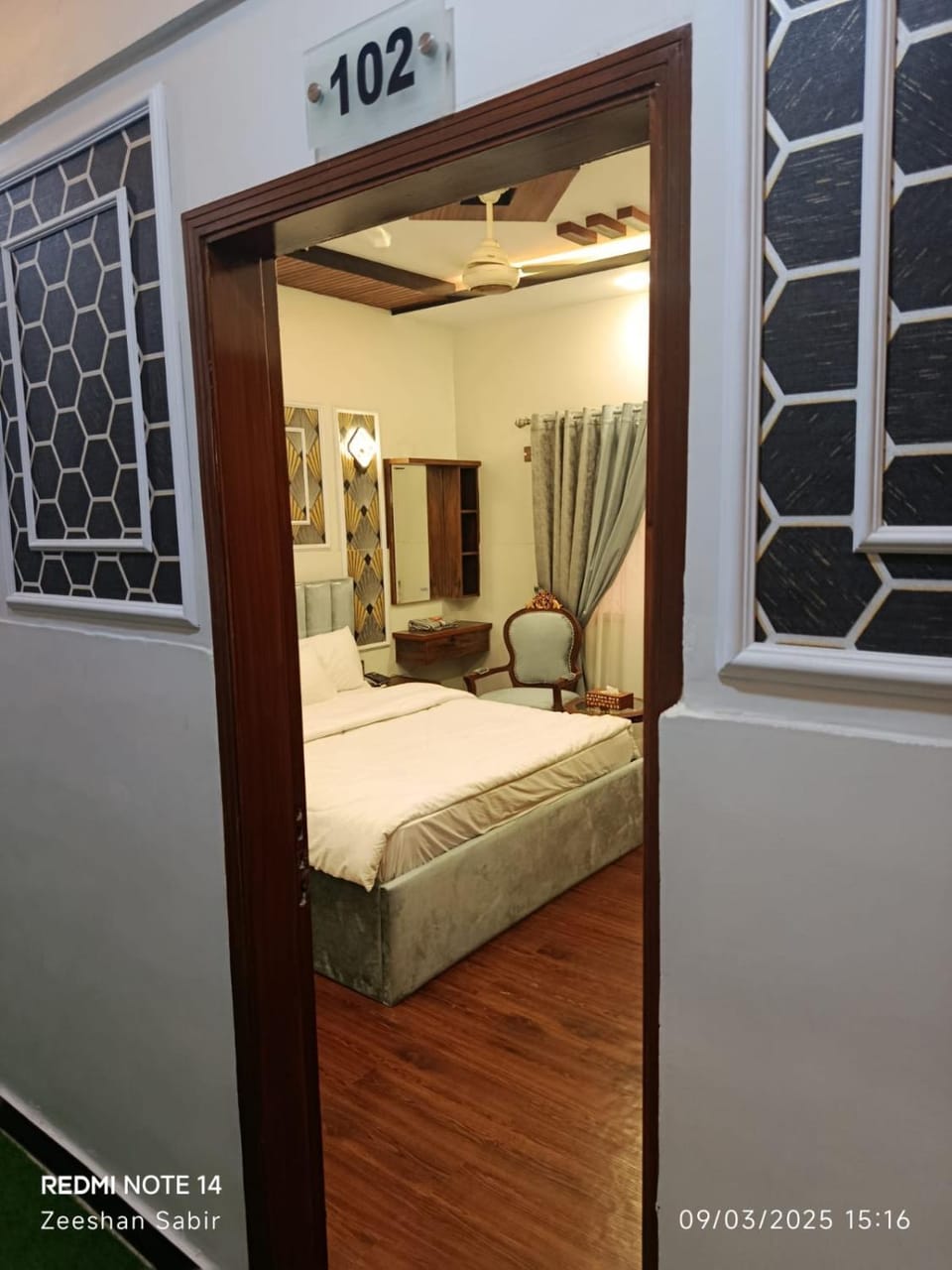 Karachi Family Guest House Bed and Breakfast in Karachi