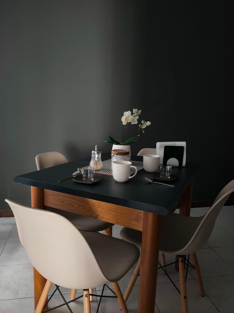 Coffee/tea facilities, Dining area