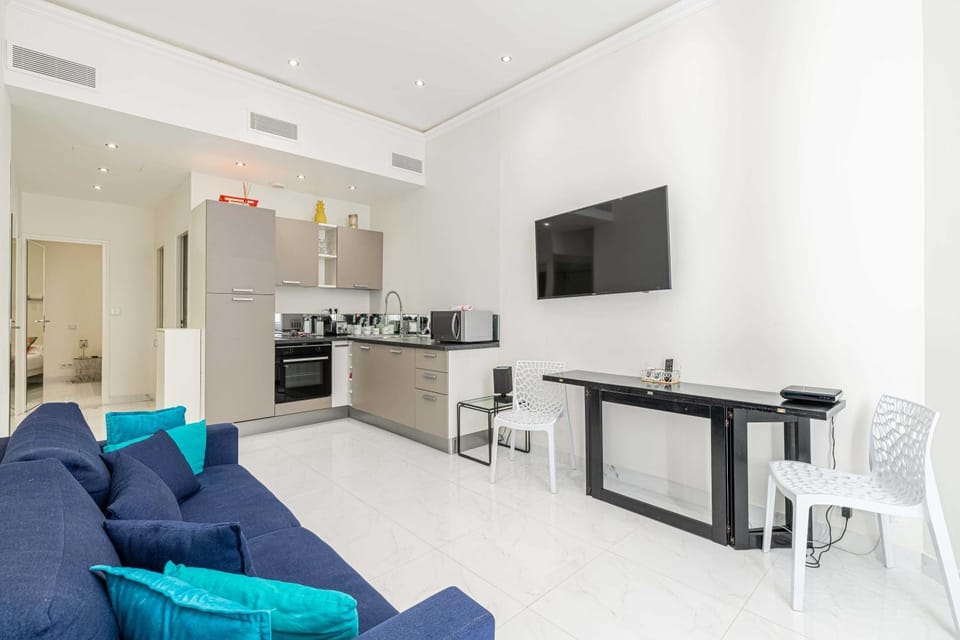 TV and multimedia, Kitchen or kitchenette, Living room
