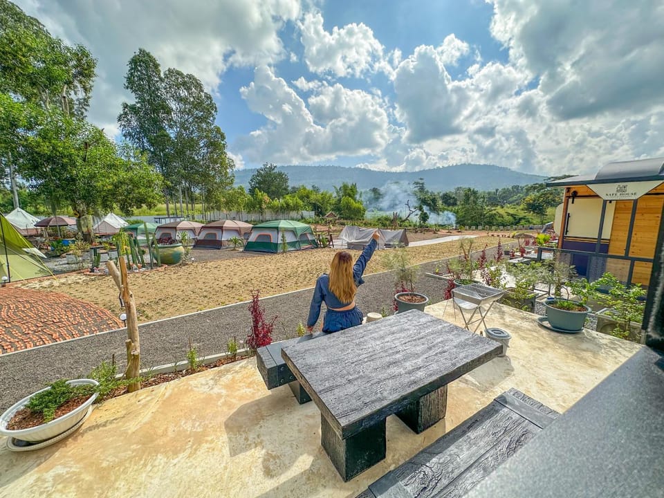 Inn Train Camping อินน เทรน แคมปิ้ง ตู้นอน วังน้ำเขียว Campground/ 
RV Resort in Thailand