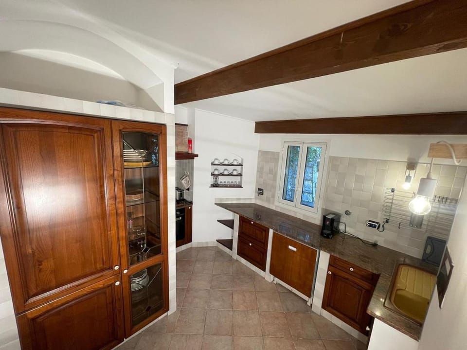 La villetta tra ulivi e colline House in Liguria