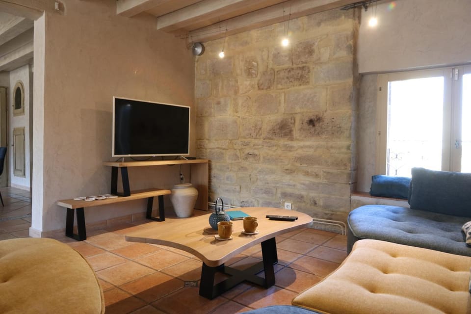 Communal lounge/ TV room, TV and multimedia, Living room