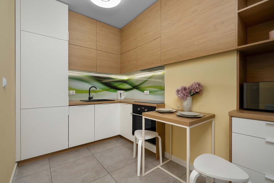 Kitchen or kitchenette, oven, pet friendly, stove