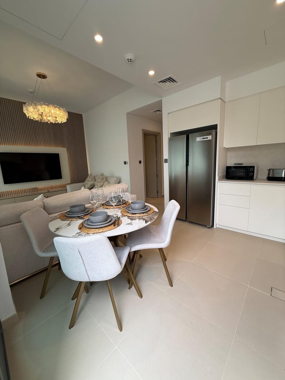 Sun Drenched 3BR Garden Villa A Ranches Apartment in Dubai