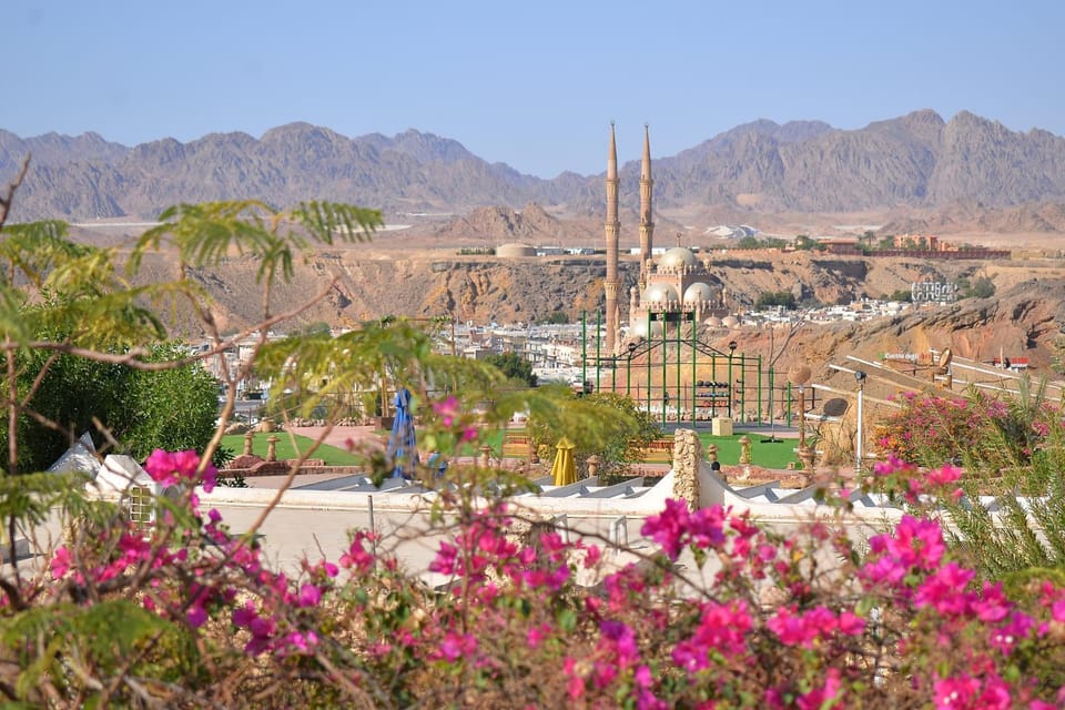 Nearby landmark, Natural landscape, Mountain view