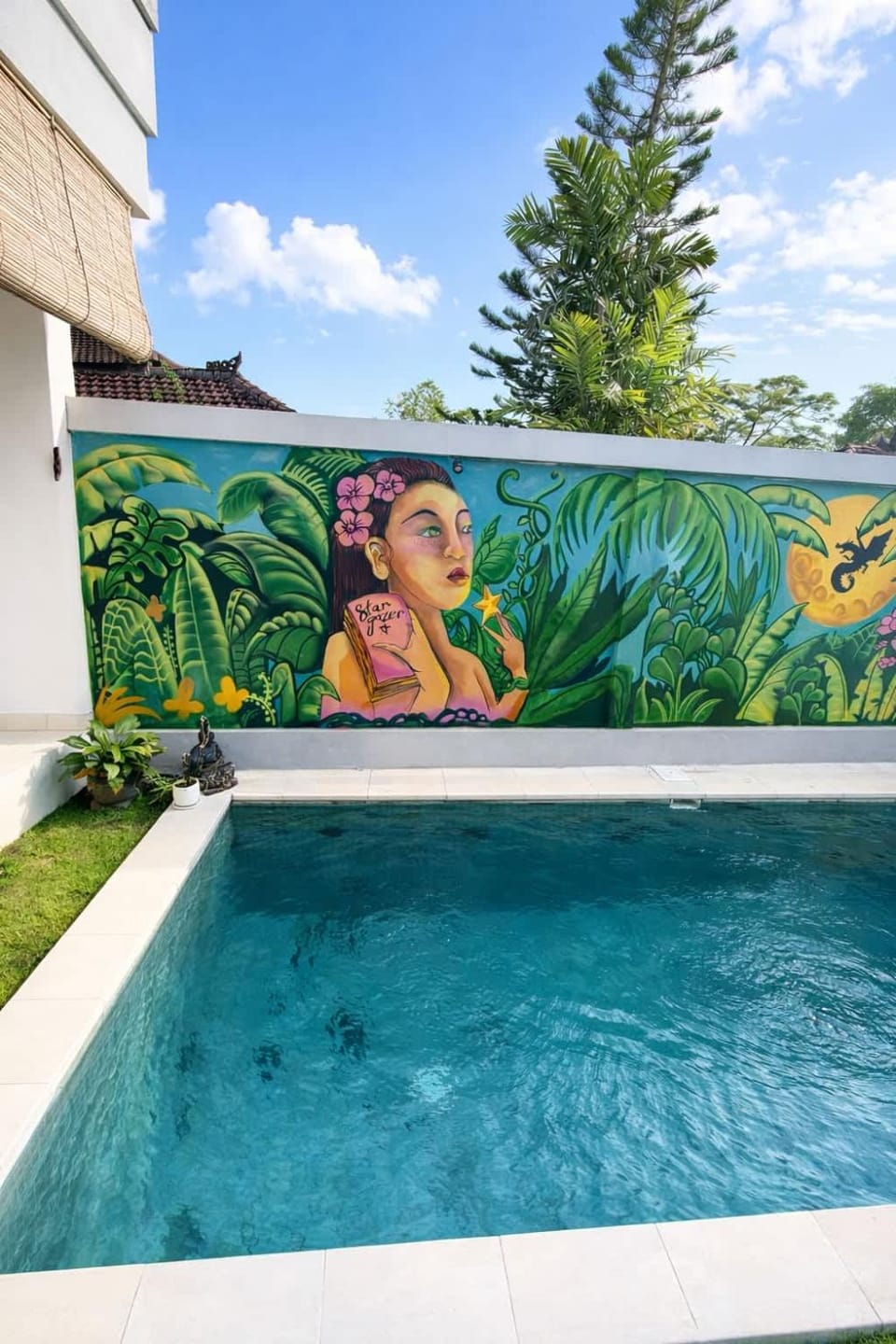 Tropical Pool Villa Taman Sari Bali House in North Kuta
