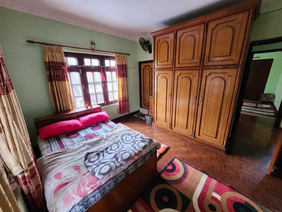Toilet, Bed, Bathroom, Photo of the whole room, Bedroom