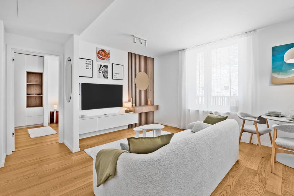 TV and multimedia, Living room, Cycling, Quiet street view, Parking, air conditioner