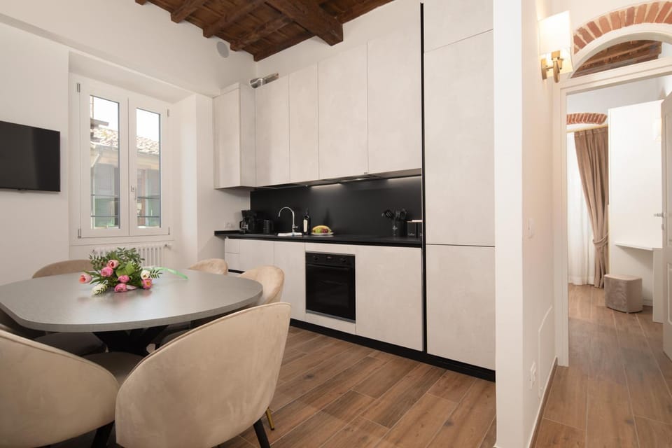 TV and multimedia, Kitchen or kitchenette, Living room, Dining area