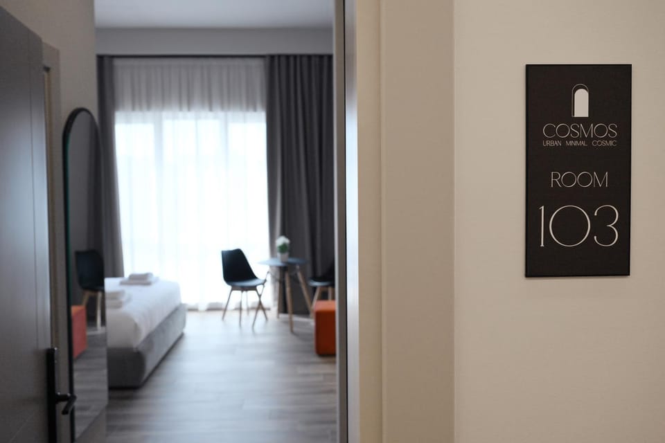 Toilet, Property logo or sign