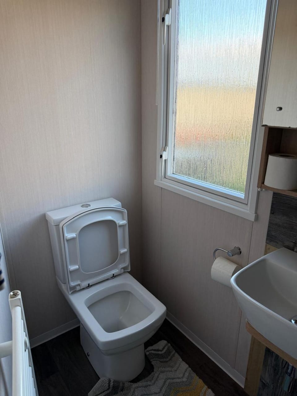 Luxury 3-Bed Caravan with Decking & Free Parking near beaches - Primrose Valley Vacation rental in Primrose Valley
