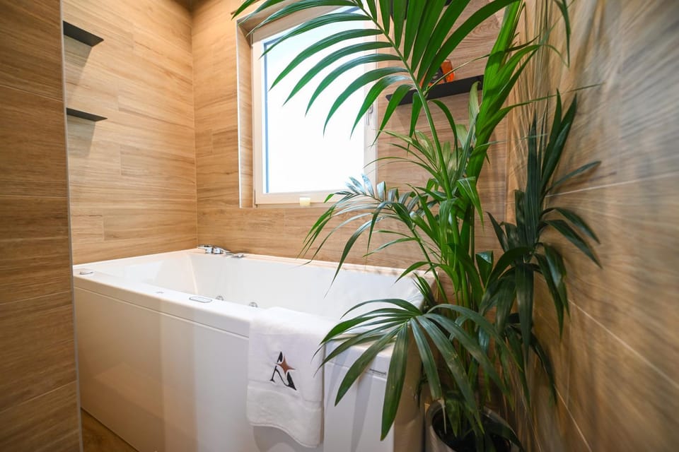 Hot Tub, Bathroom, Bath