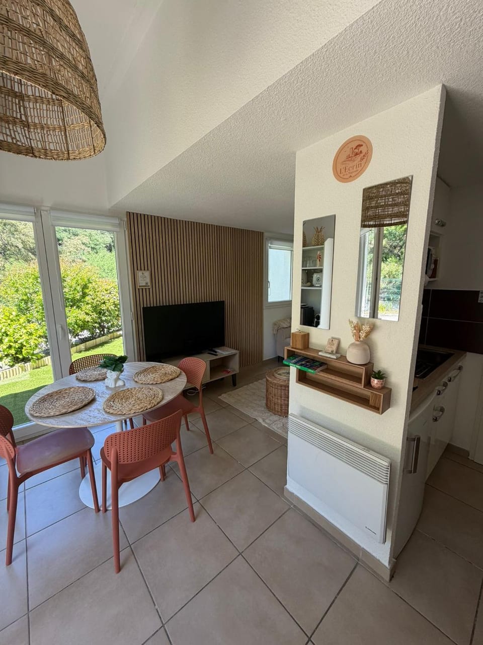 Dining area, Garden view