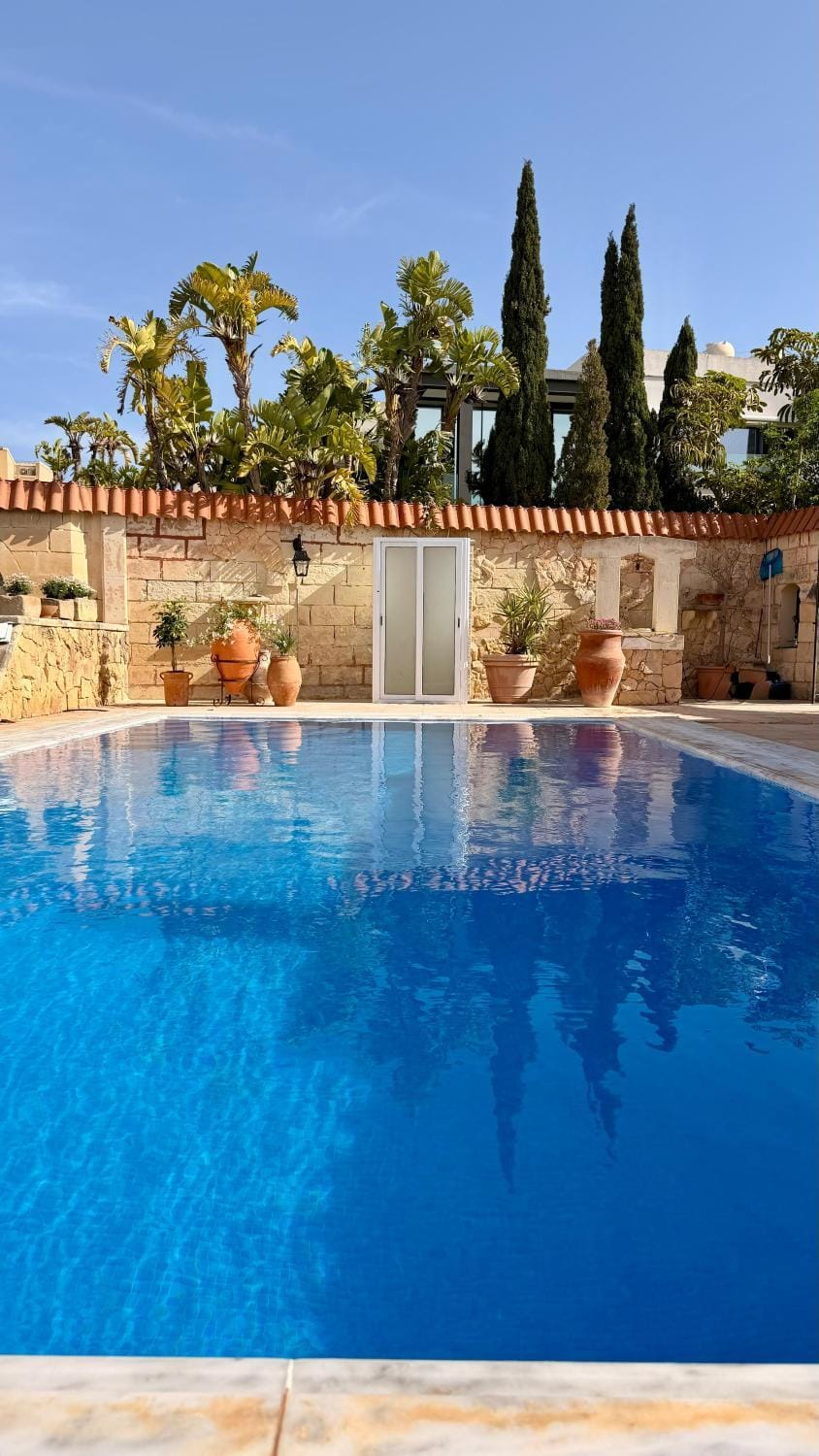 Day, Pool view, Swimming pool, sunbed