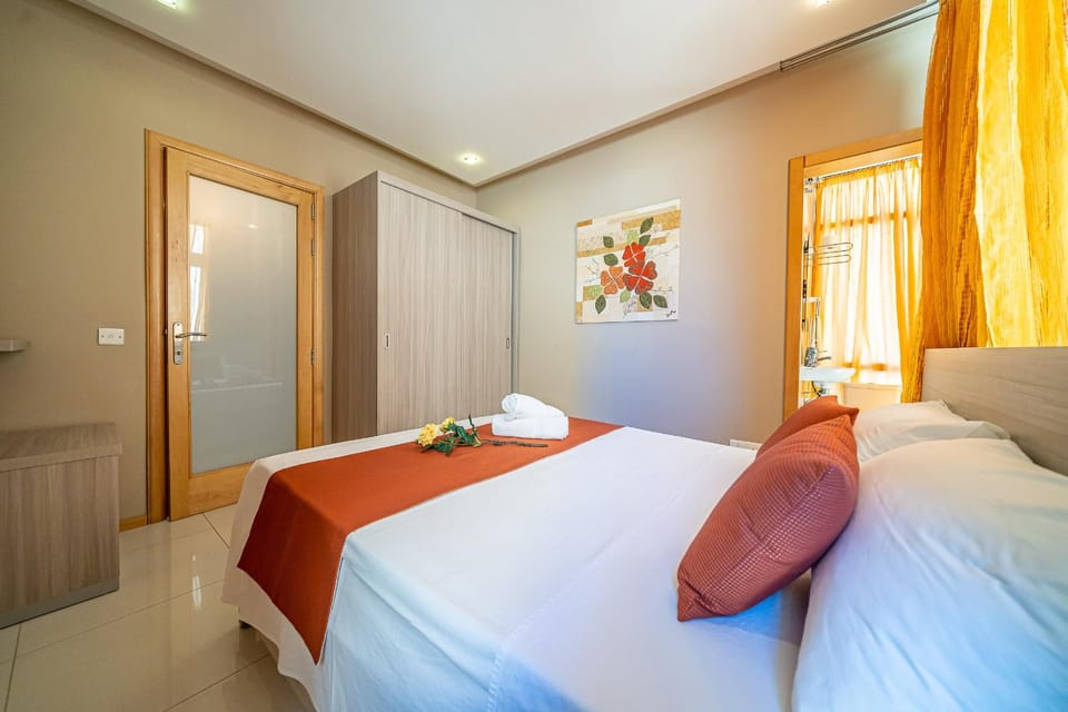Bed, Bathroom, Photo of the whole room, Bedroom