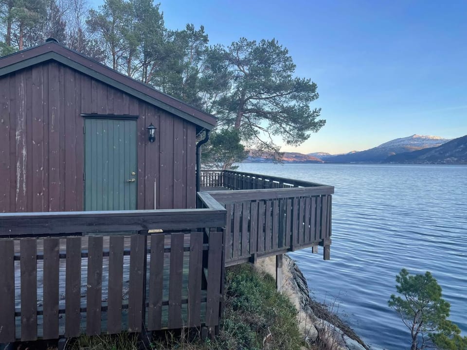 Property building, Natural landscape, Balcony/Terrace, Mountain view, Sea view