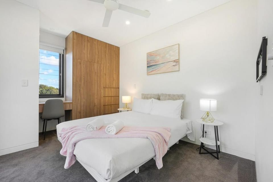 Modern Marrickville 2BR 5 Min Walk to Train Apartment in Marrickville