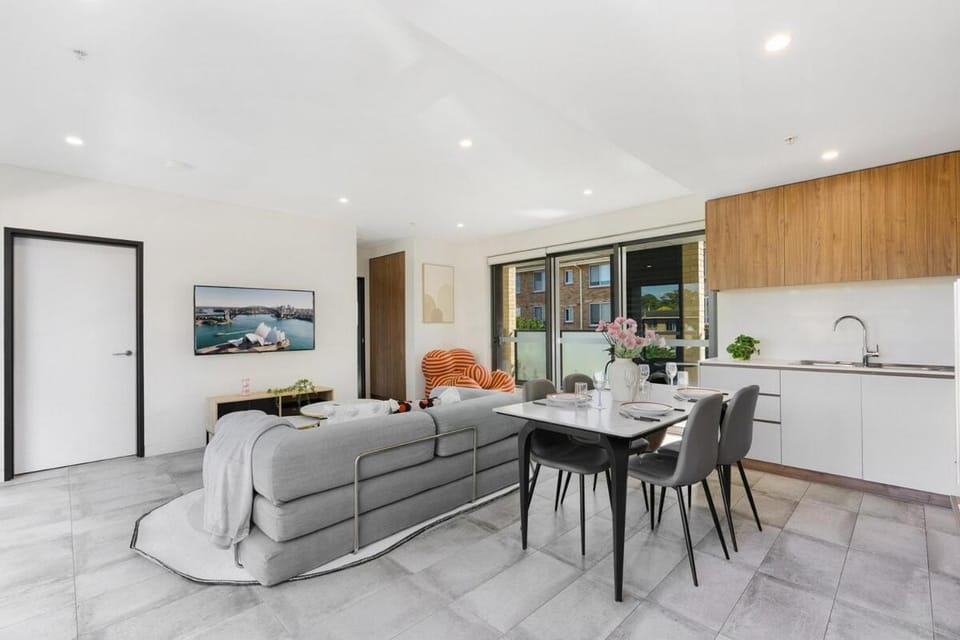 Modern Marrickville 2BR 5 Min Walk to Train Apartment in Marrickville