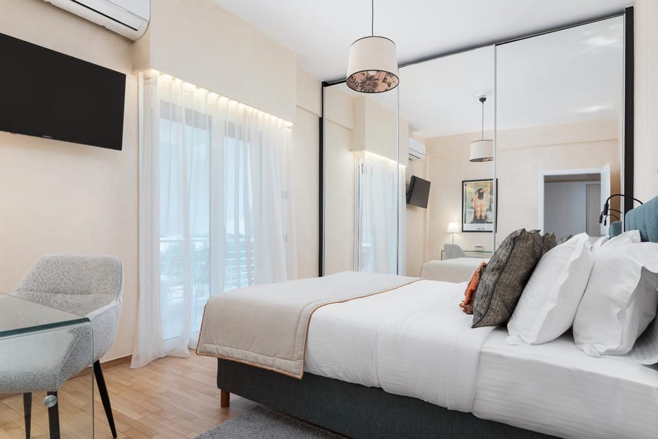 Bed, TV and multimedia, Bedroom, air conditioner