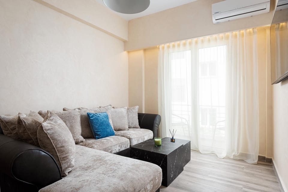 Living room, Seating area, air conditioner