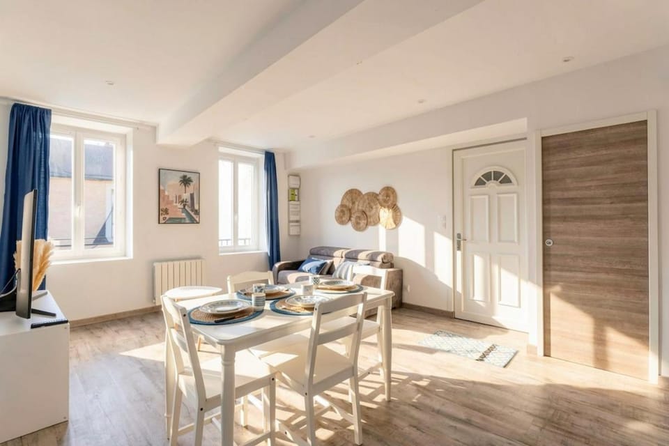 Living room, Meals